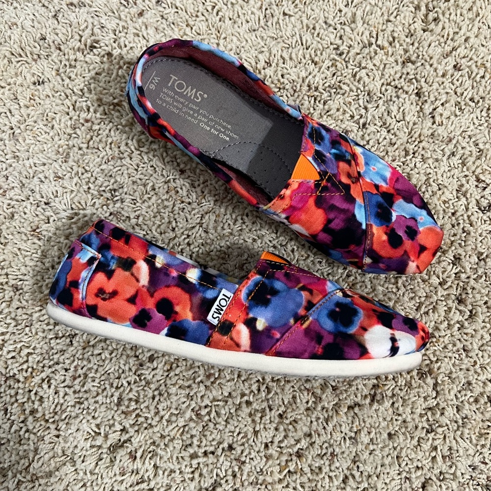 Toms Classic Oahu Floral Canvas Slip On (6)